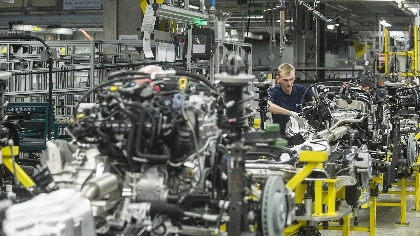 Két év alatt 35 százalékos béremelést hajtanak végre