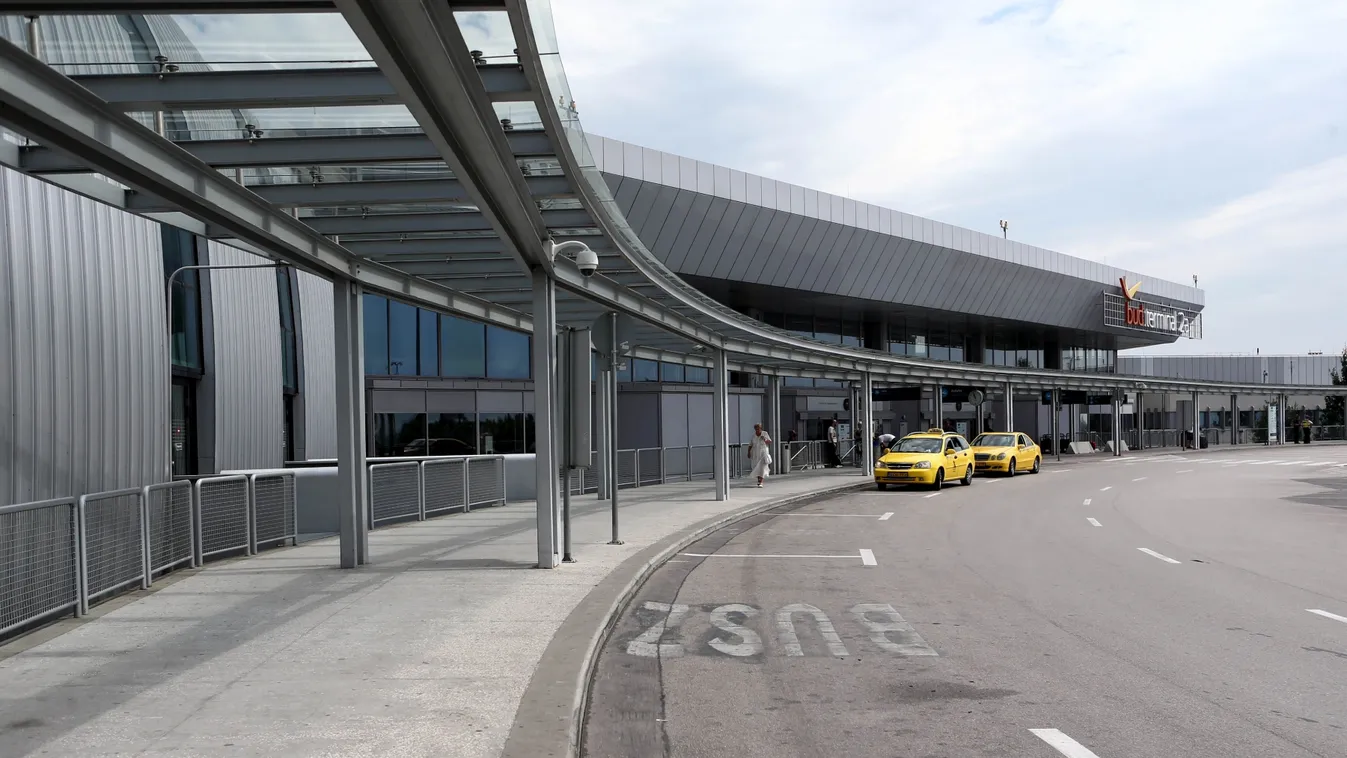 Hamis Samsung embléma és Mercedes-felni a Liszt Ferencen