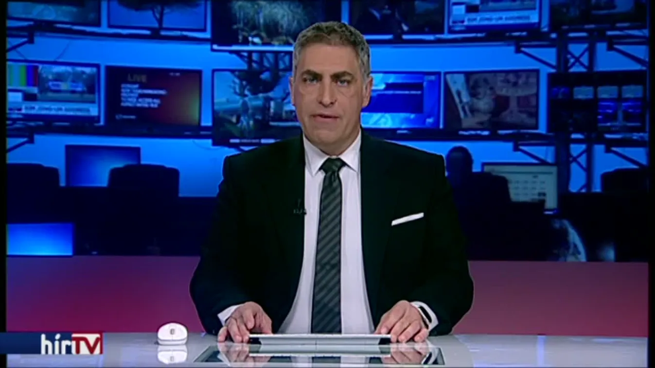 Tűzijáték és utcabáli hangulat Budapesten