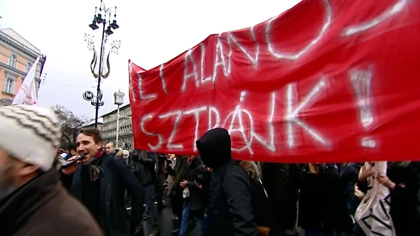 Szakszervezetek: a pártok politikai célokra használják a túlóratörvény ügyét