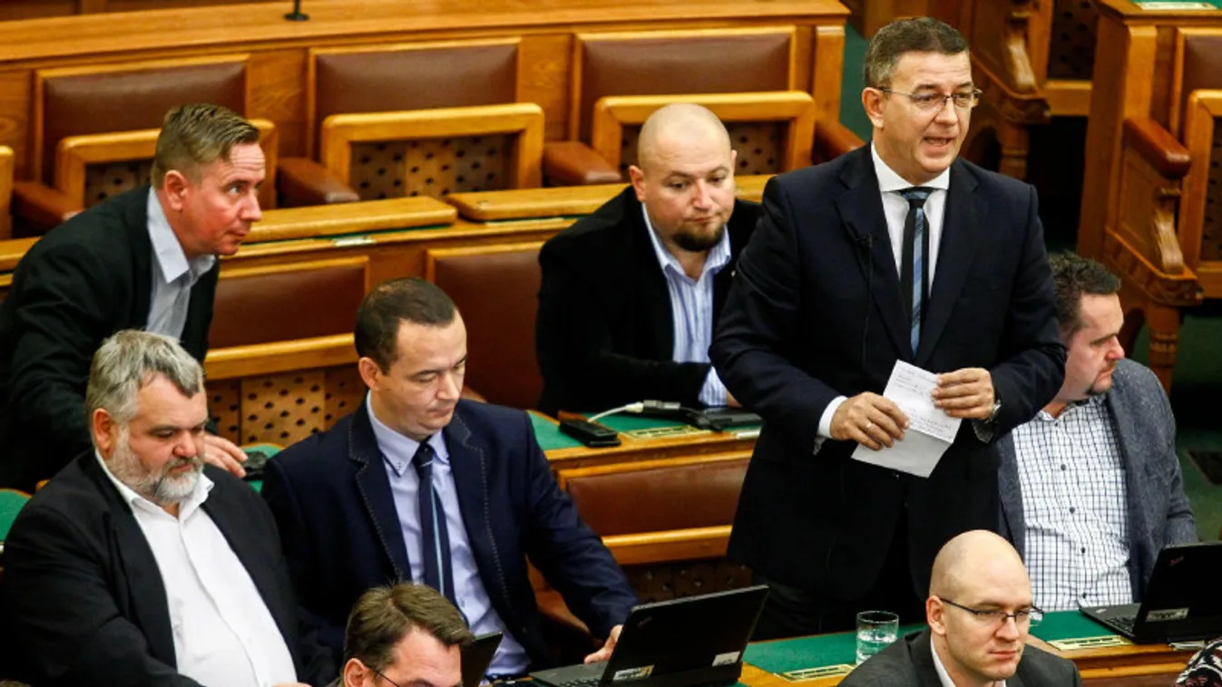 Politikai elemző: Nevetséges az ellenzék viselkedése