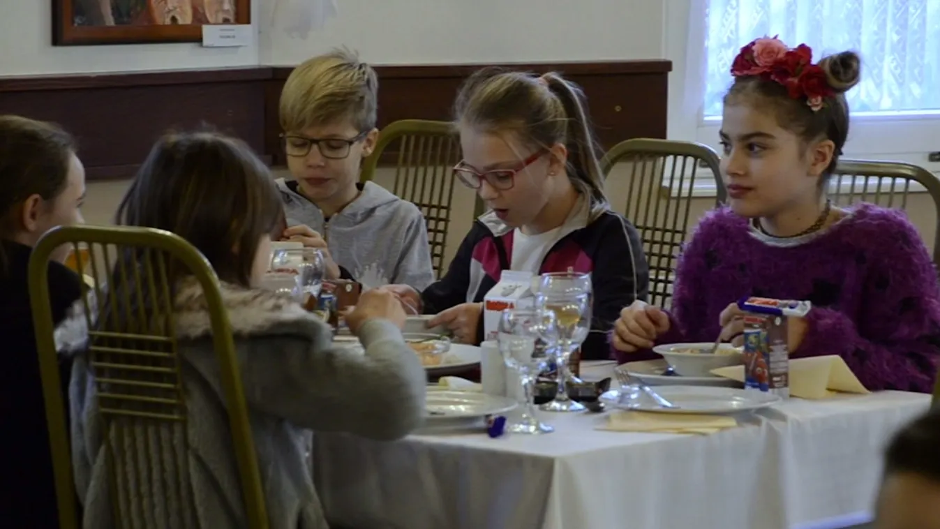 Az egészséges étrenddel ismerkednek a diákok