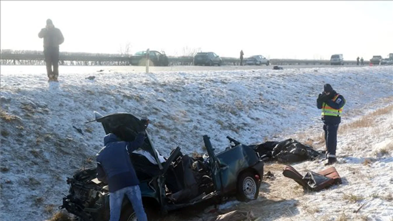 Halálos tömegkarambol az M3-ason