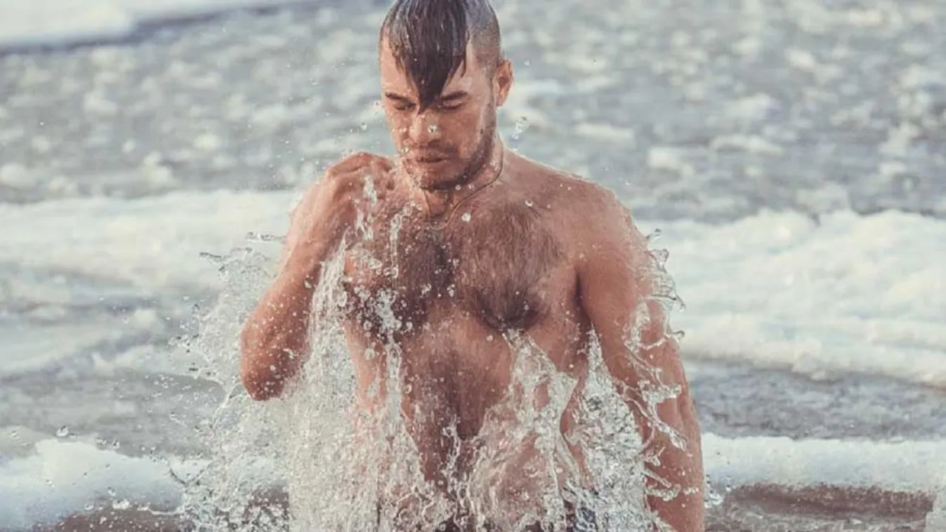 Egyre többen köszöntik országszerte jeges fürdőzéssel az újévet