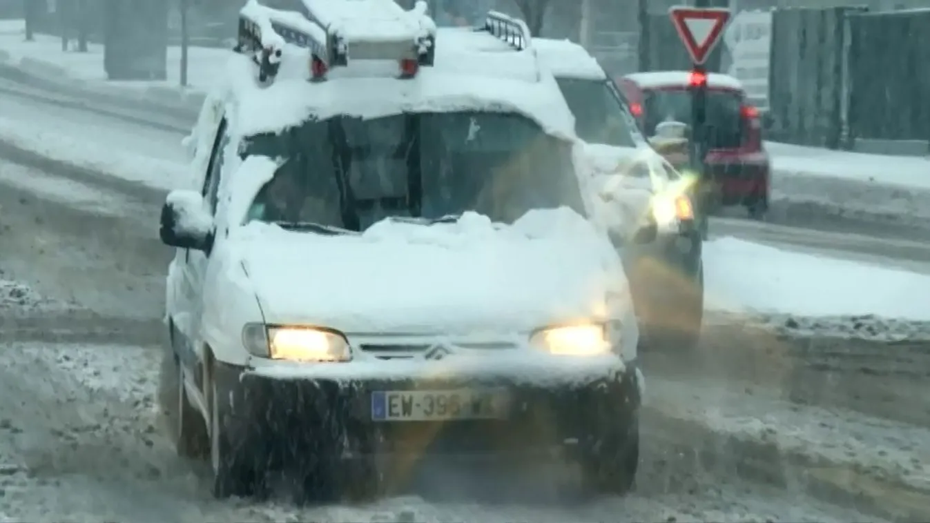 A buszjáratok leálltak, az autósok is lassan haladtak