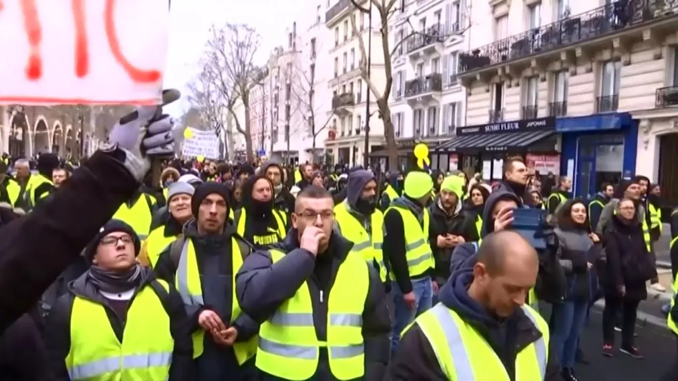 Könnygáz- és füstgránátokat is bevetettek Párizsban