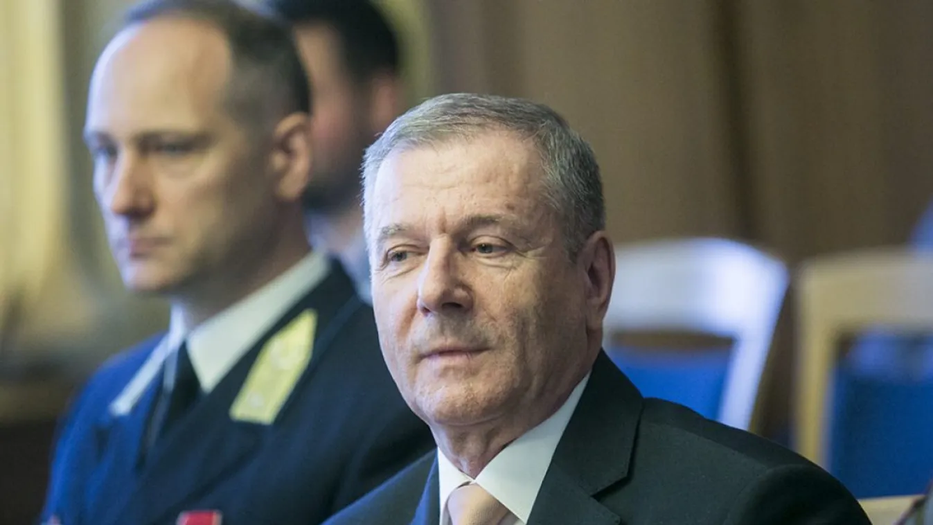 Benkő: A magyar gazdaság erősödésével a honvédelemre is több pénz jutott