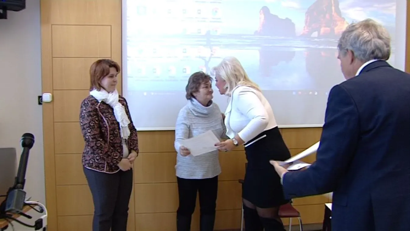 Védőnők vettek át elismeréseket