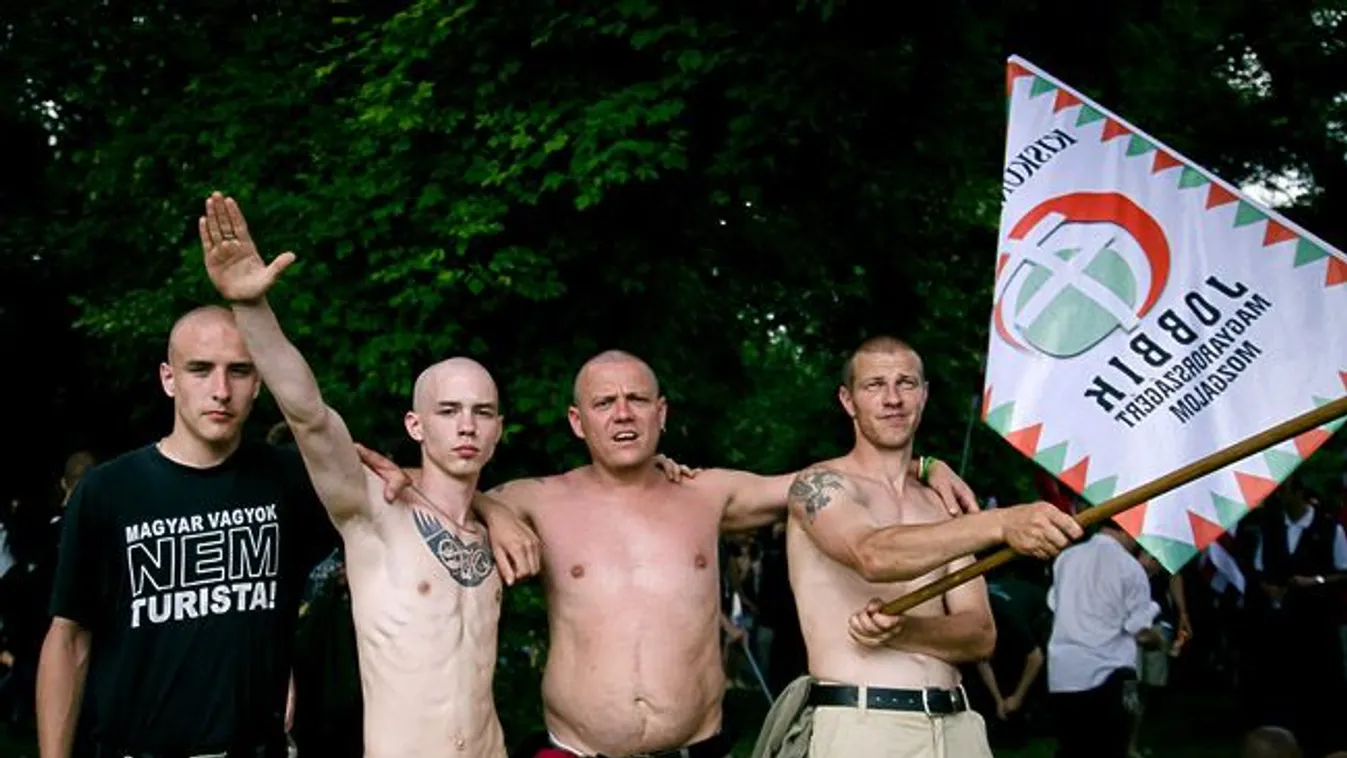 Hogy férhet a baloldali összefogásba a rasszista ideológia?