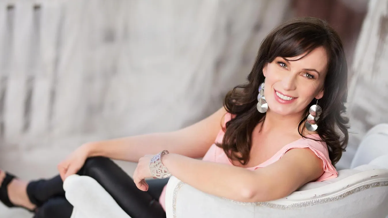 Új albumon Szatmári Orsi legjobb dalai – Paletta