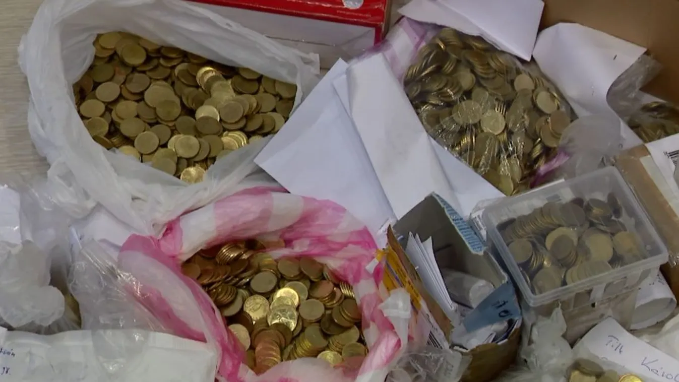 Már közel 200 kilónyi ötforintos gyűlt össze Bayer Zsoltnak