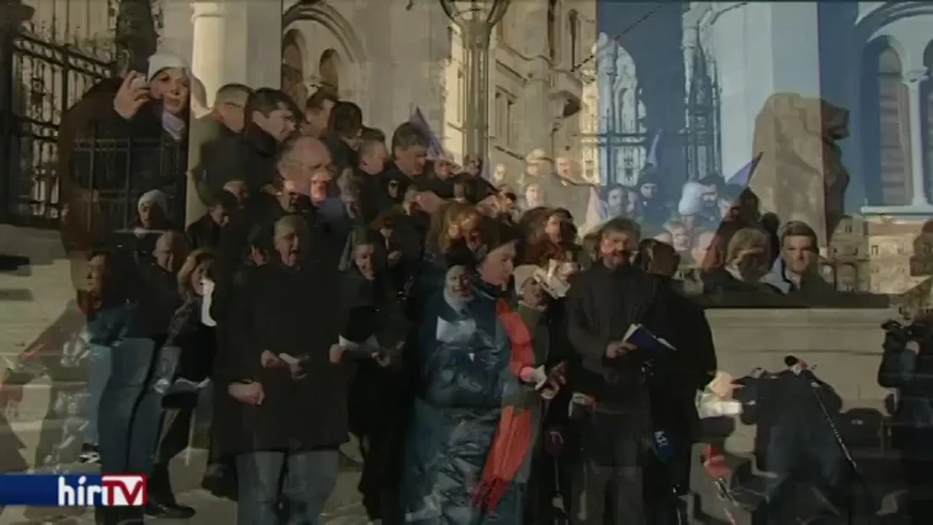 A náci karlendítés sem löki el a Jobbikot a baloldali pártoktól