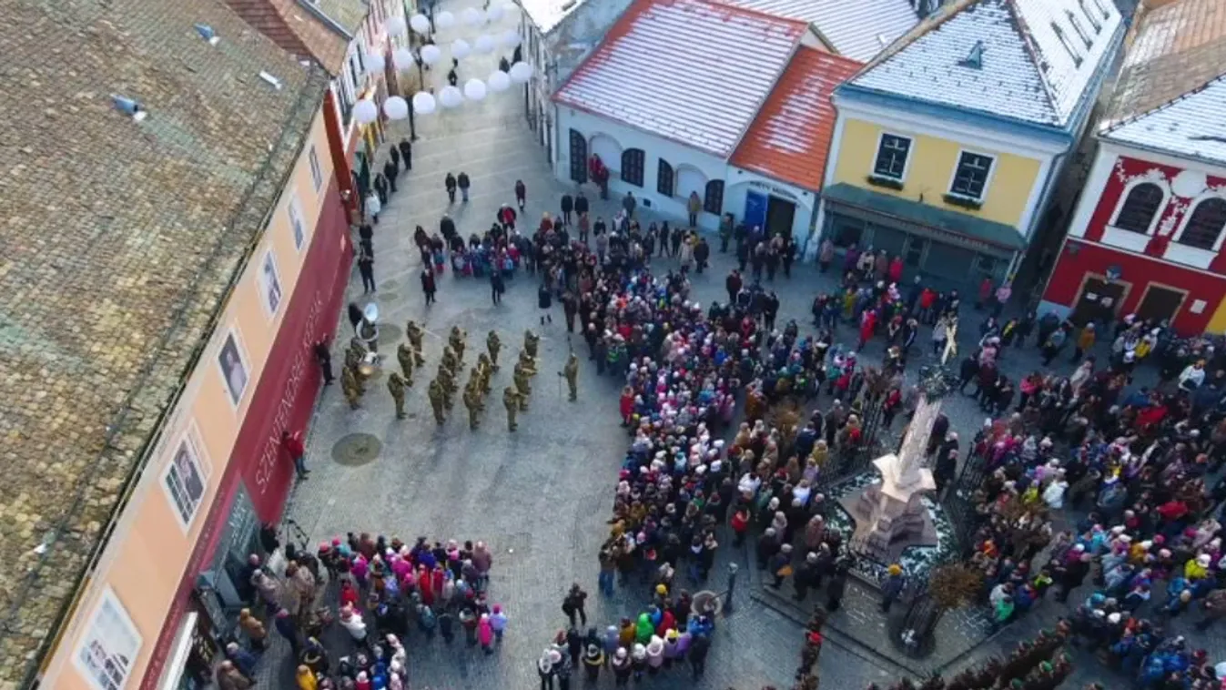 A Himnusztól zengett Szentendre központja