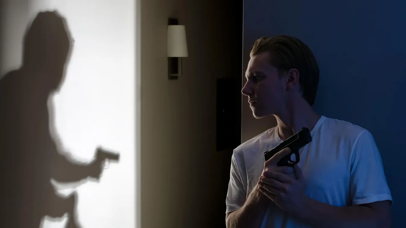 Egy nap alatt két fegyveres rablót kaptak el