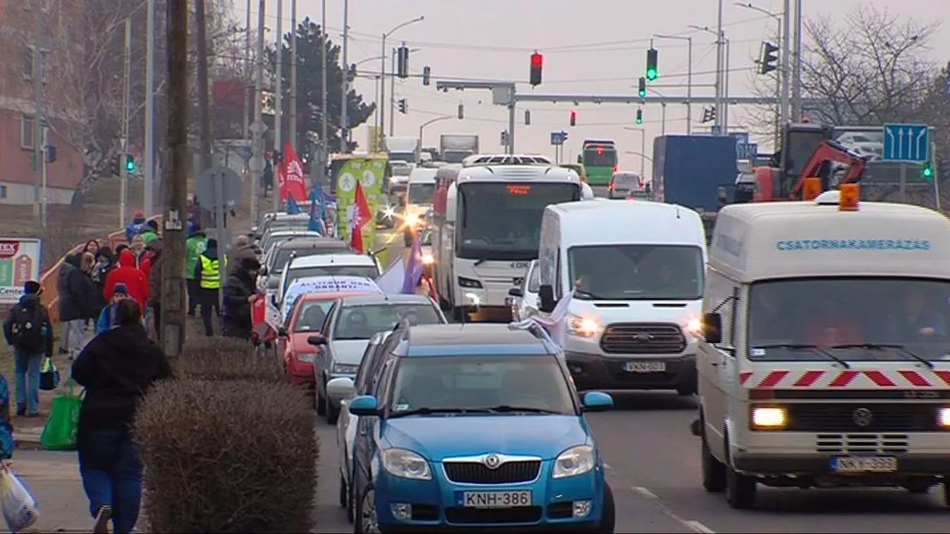 Idő előtt véget ért a pécsi forgalomlassító demonstráció