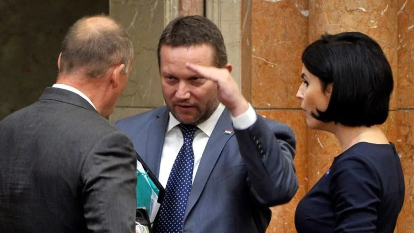 A Jobbikkal is tárgyalnak Ujhelyiék