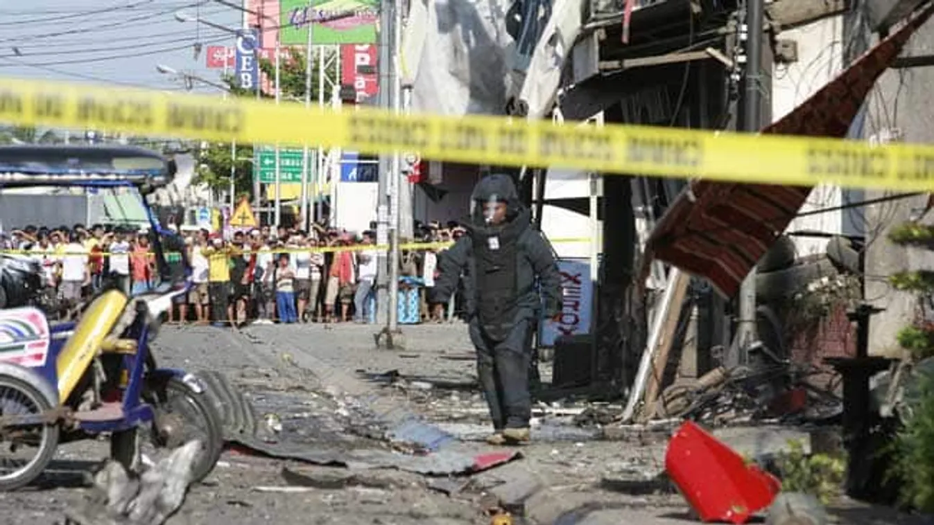 Két pokolgép rázta meg a vasárnapi szentmisét