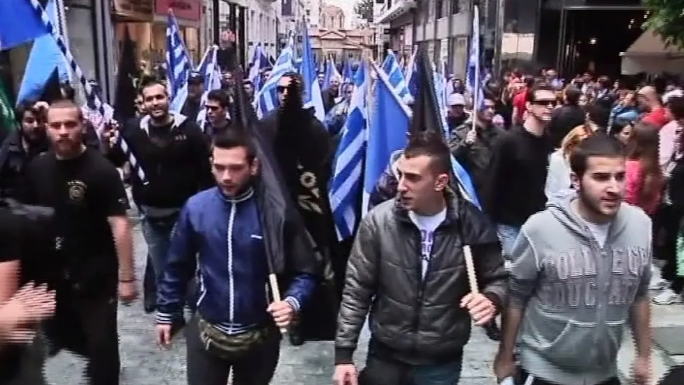 Karlendítés: túlmutat a jó ízlés és sok helyen a törvény határain is