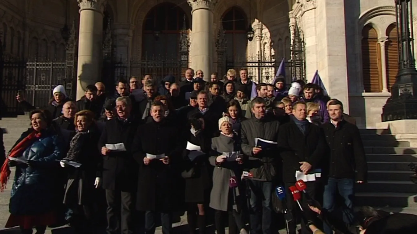 Az Ab-n próbálkoznának a Jobbikkal kiegészült balliberális formációk