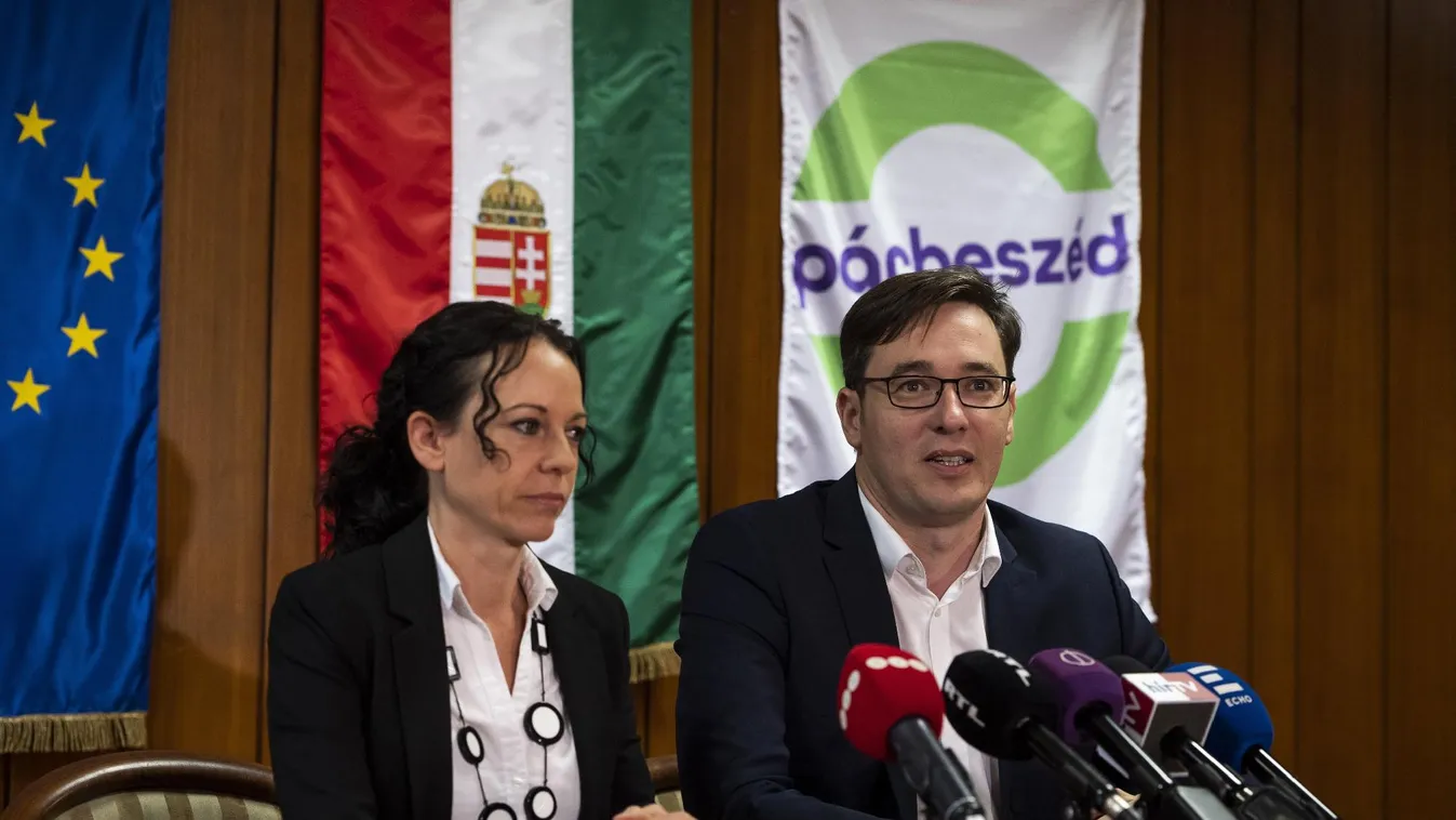 Fizetés nélkül maradhatnak a Párbeszéd dolgozói