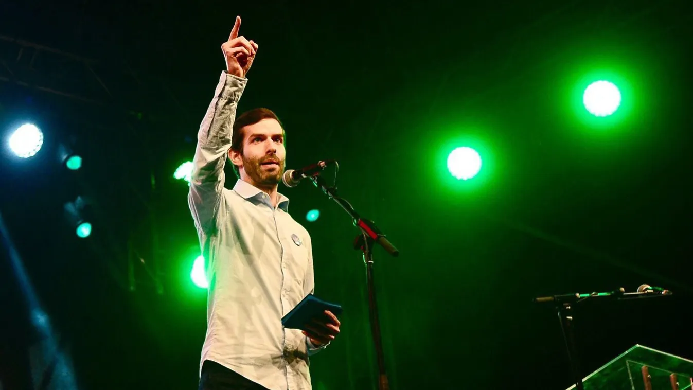 Pörzse Sándor és Fekete-Győr András – Főhős