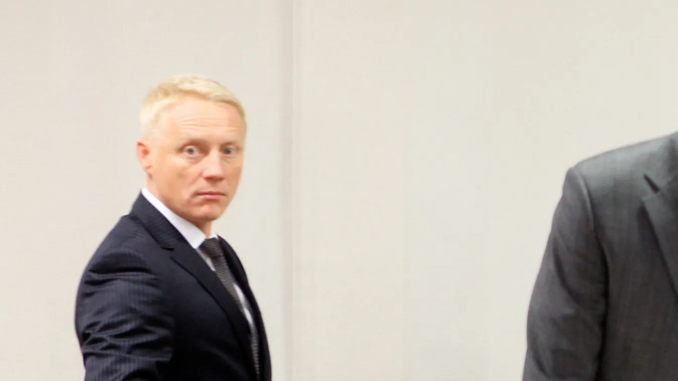 Lánya születésnapján erőszakolt az Európai Bizottság tisztviselője