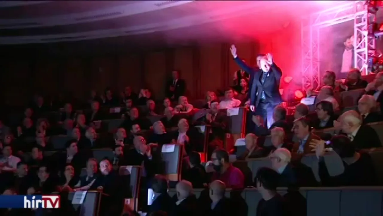 Deutsch: Timmermansnak semmi sem drága a hatalomért