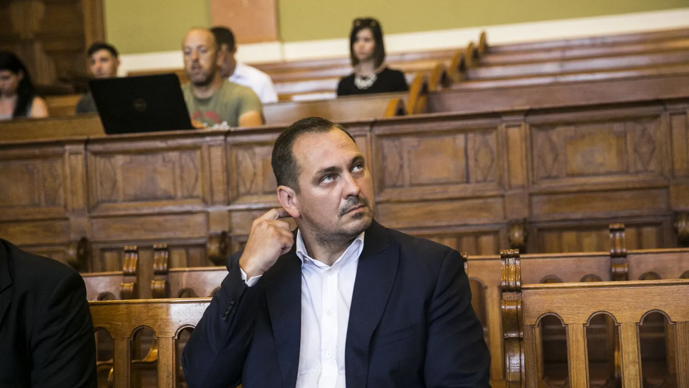 Három évet kapott Mengyi Roland