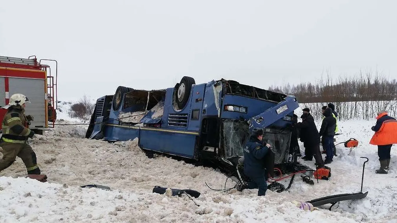 Gyerekekkel teli busz balesetezett Oroszországban