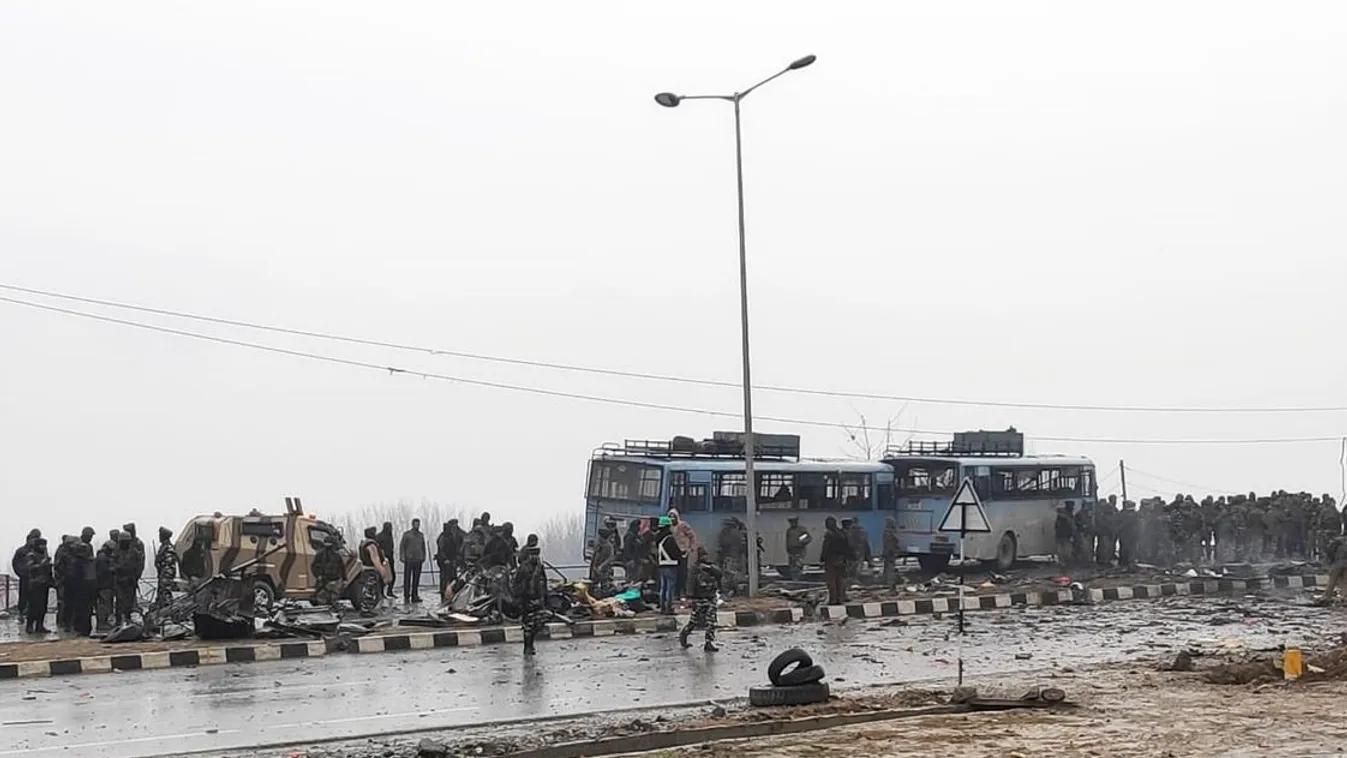 Robbantásos támadás ért egy félkatonai gépkocsikonvojt