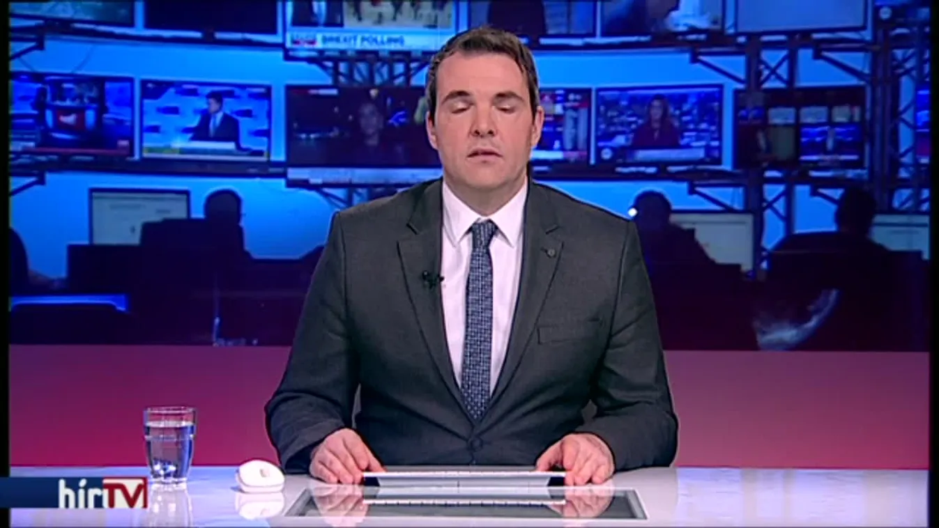 Elhunyt Karl Lagerfeld