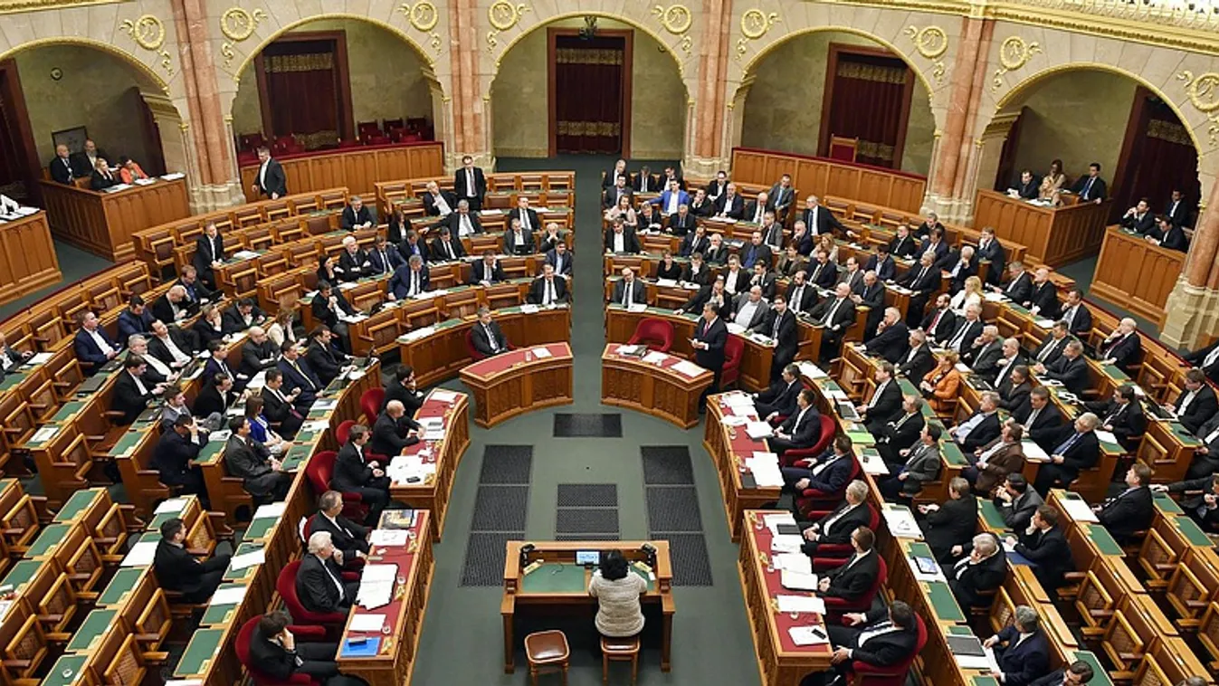 A kommunizmus emléknapja és az MTA voltak napirend előtt a fő témák