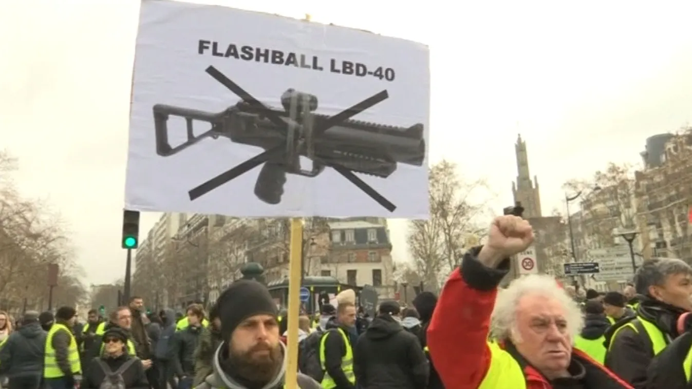 A rendőri erőszak ellen tüntettek a sárga mellényesek