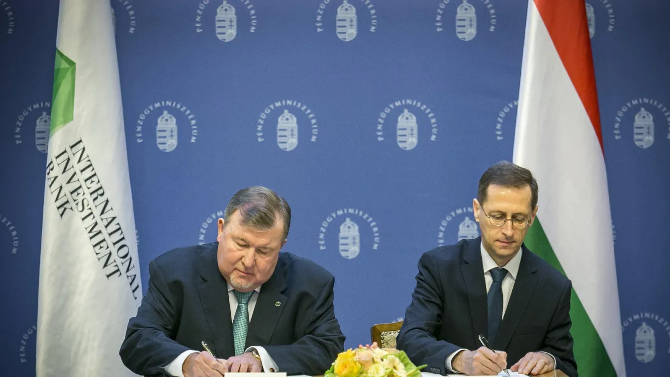 Varga Mihály komoly bejelentést tett