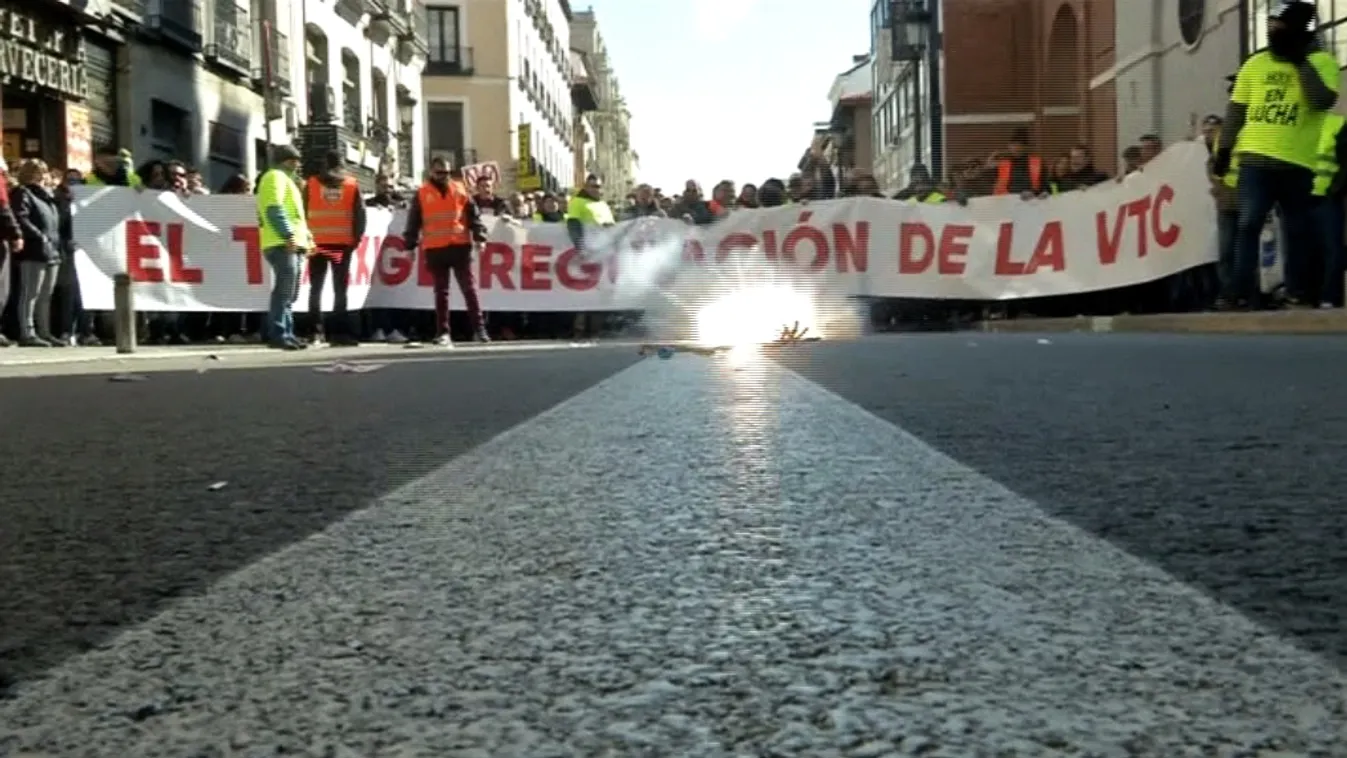 Magasabb nyugdíjakért vonultak az utcára