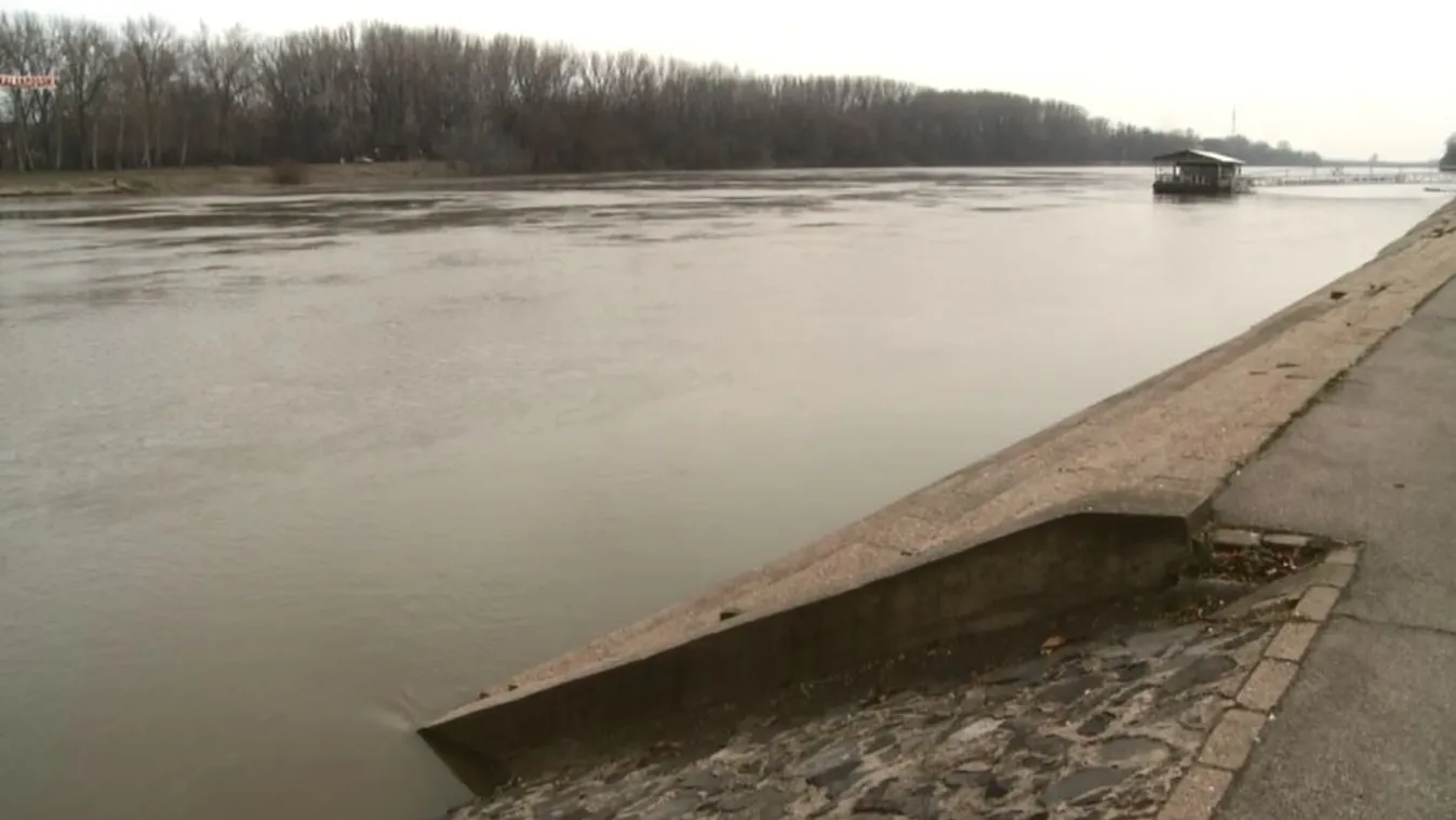 Felfüggesztett büntetést kaptak az árvízi csalók