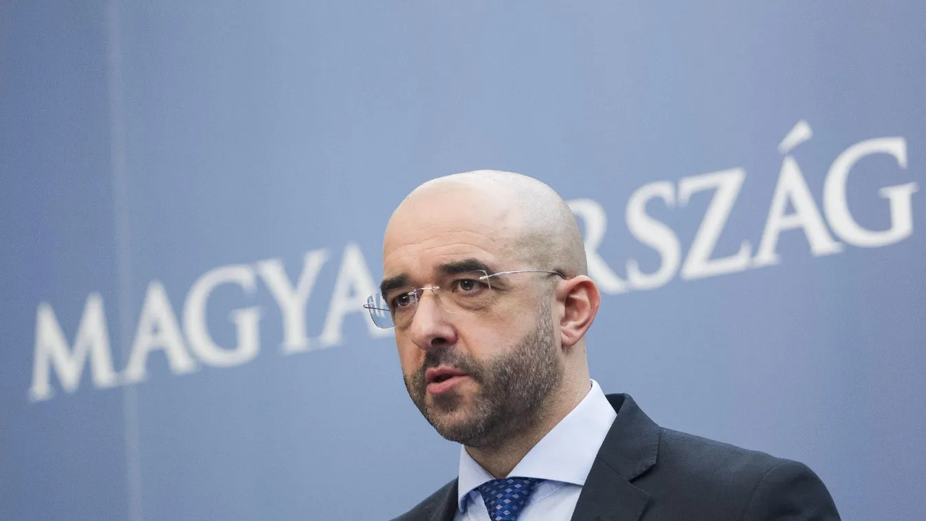 Kovács: Brüsszel sokkal több pénzt akar adni a migrációt segítő szervezeteknek