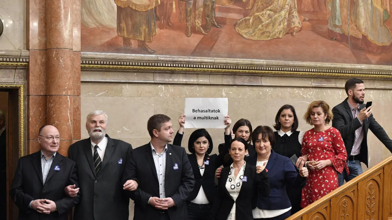 Csütörtökön tárgyalnak az ellenzéki képviselők büntetéséről