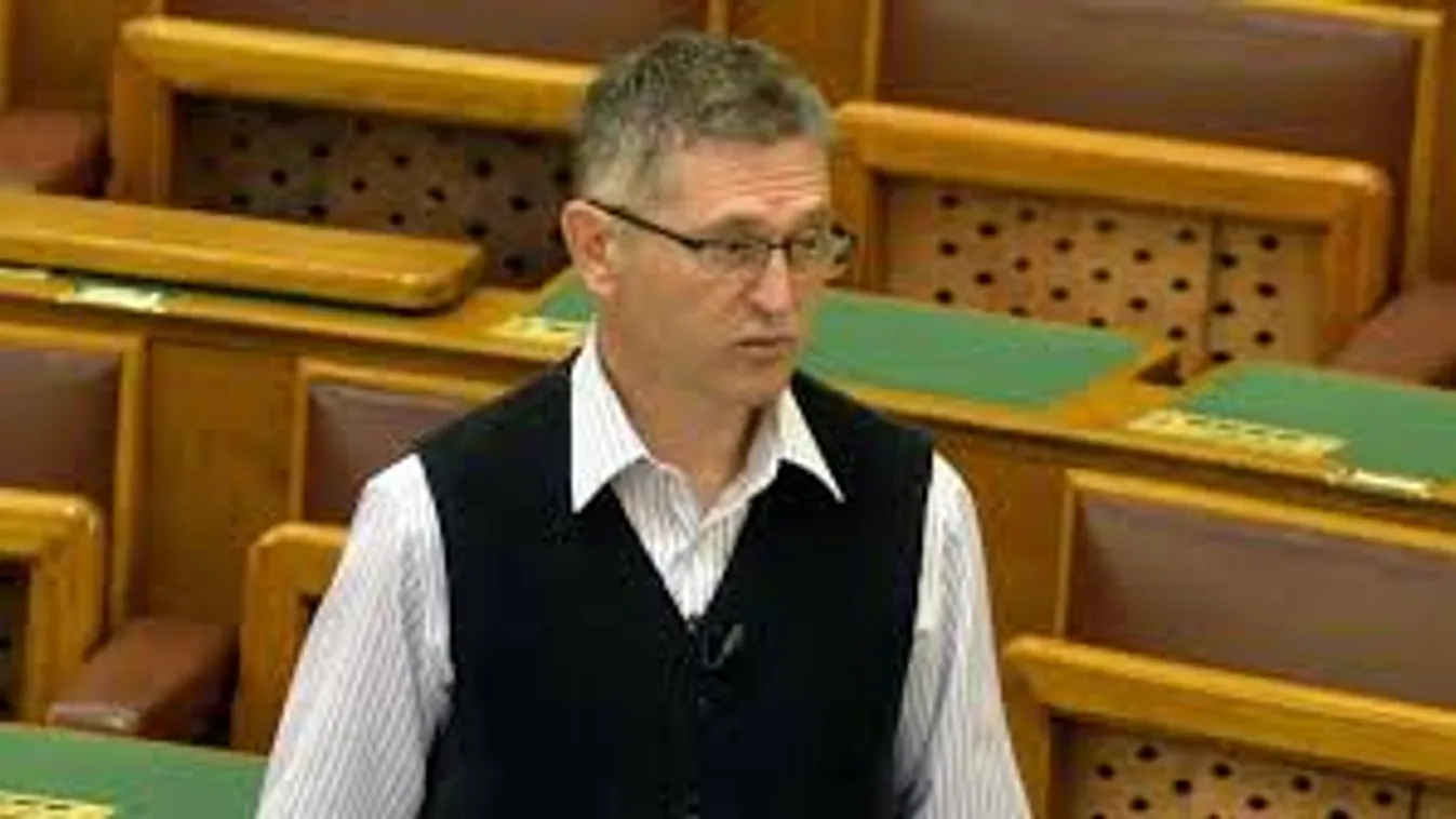 Megvan, kik ülnek Szávay és Staudt helyére