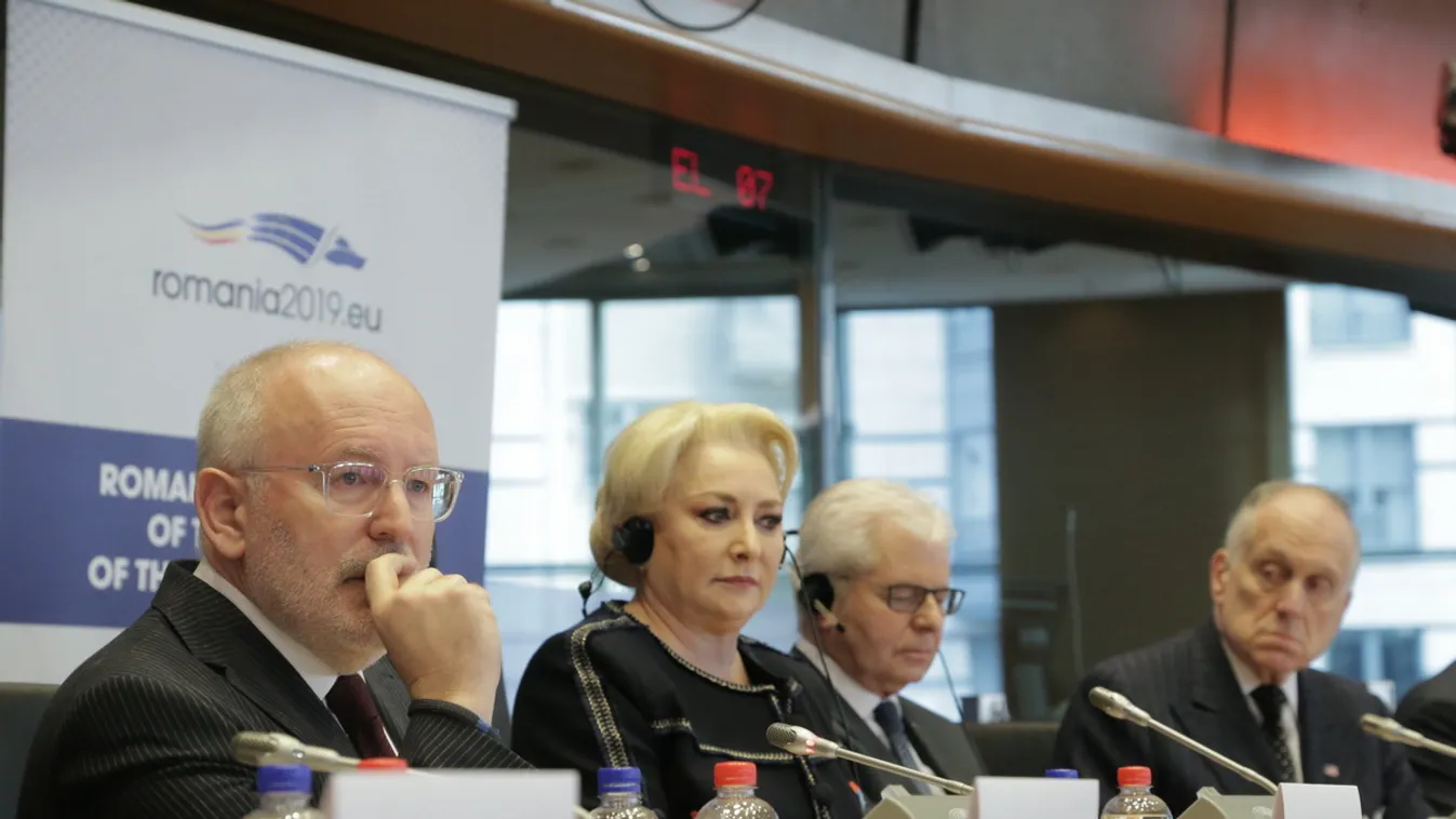 Román vádak szerint Timmermans jelentést hamisított