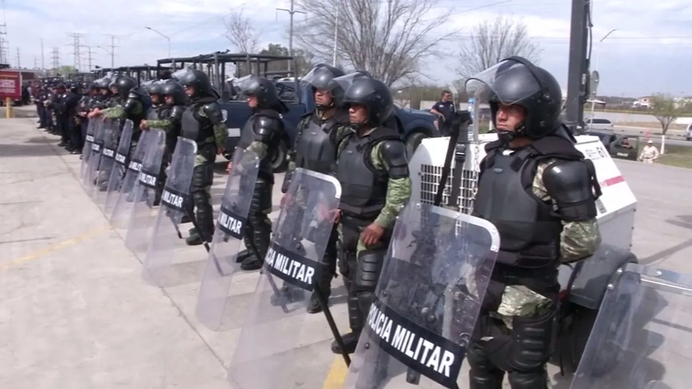 Több száz katonát vezényelnek a határhoz az újabb migránskaraván miatt