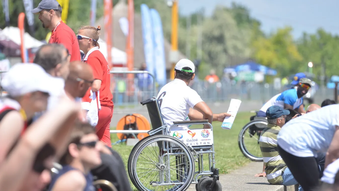 Parasportolók tartottak tornaórát Szentendrén