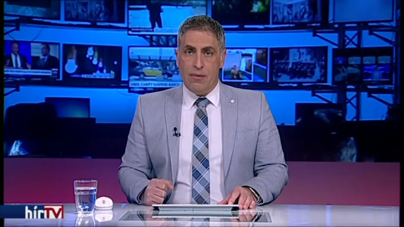 Ráéreztek a vámosok, négy pisztoly került elő a bőröndből