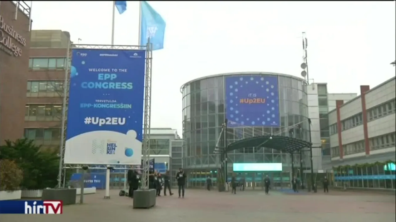 Szájer: A bevándorláspolitika meghasítja a Néppártot is