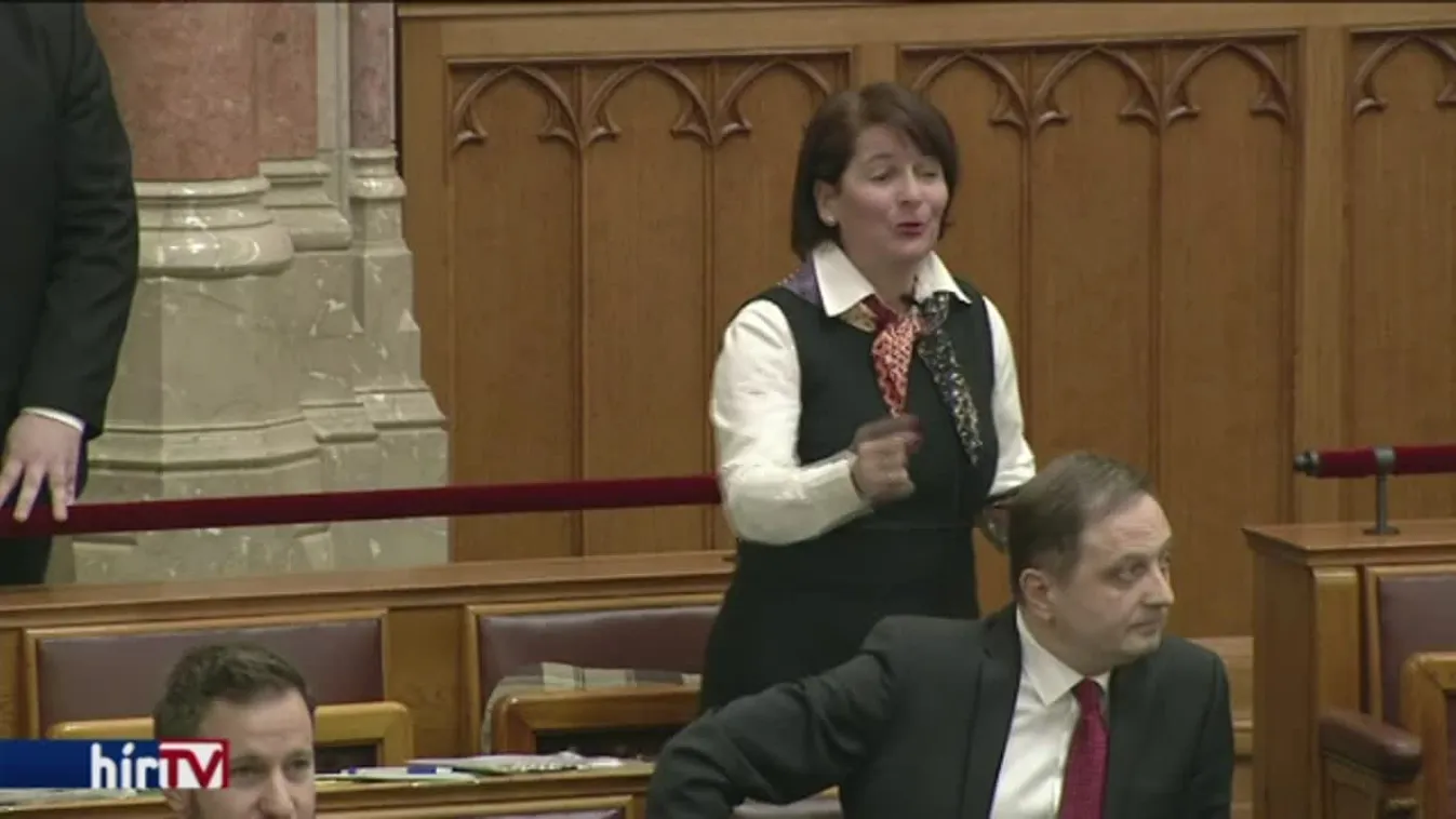 A liftbe menekült a jobbikos képviselő a kérdés elöl