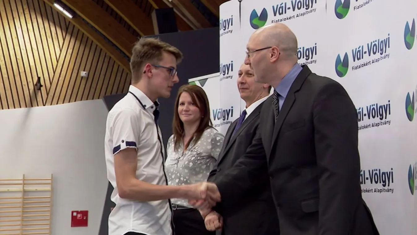 Példás tanulókat díjaztak