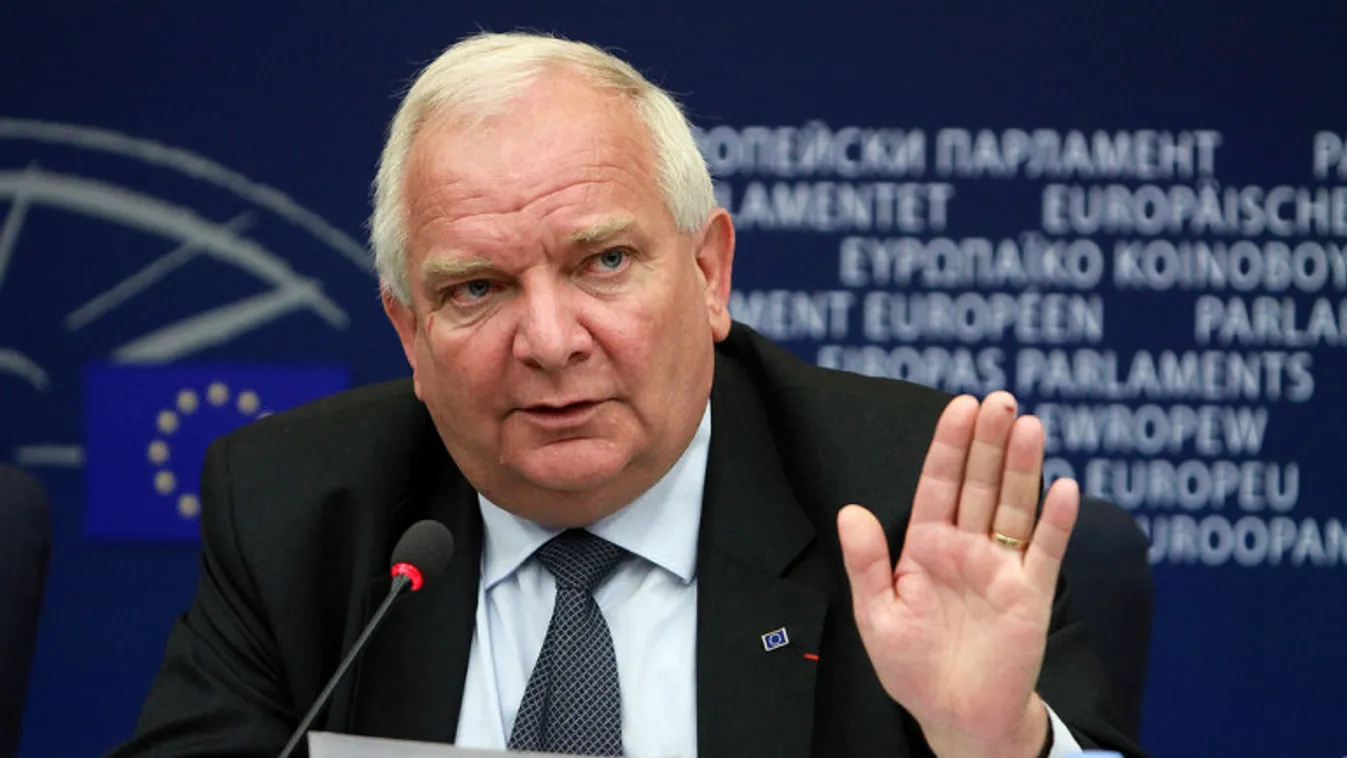 Joseph Daul mozgathatja a szálakat és Manfred Webert