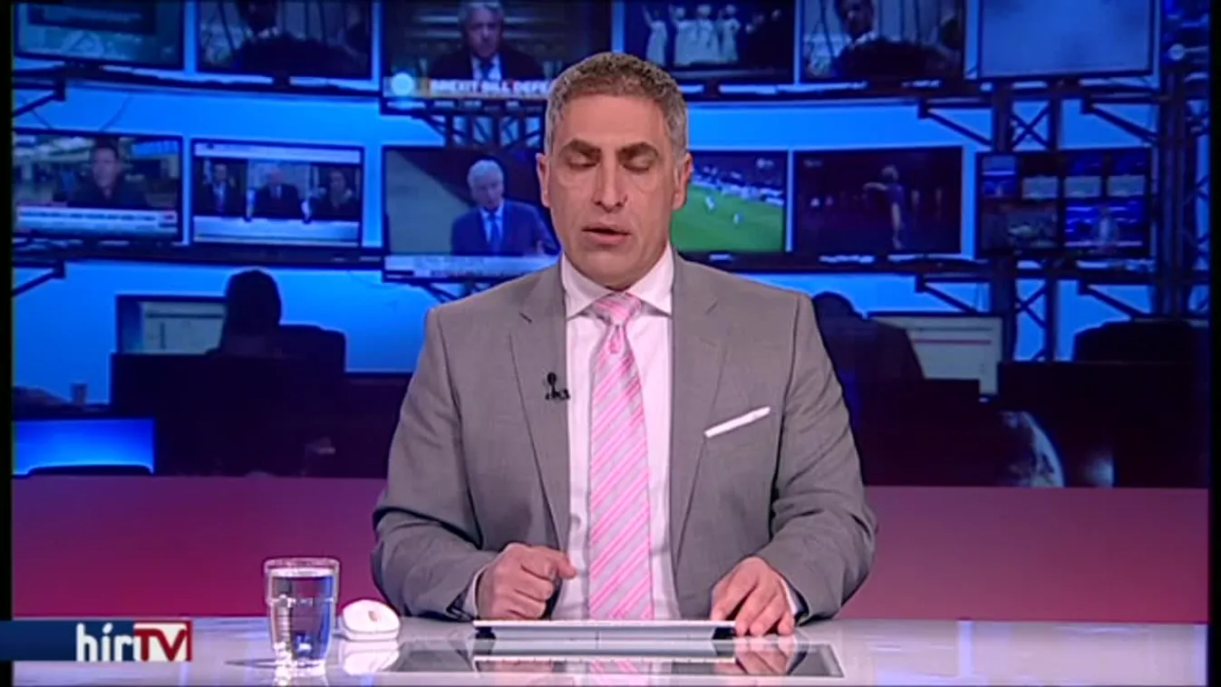 Theresa May fejét követeli a választók fele a brexit-kudarc miatt