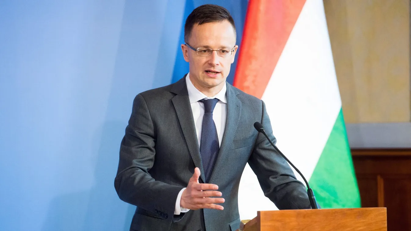 Szijjártó Péter: Világméretű liberális álhírgyárak működnek