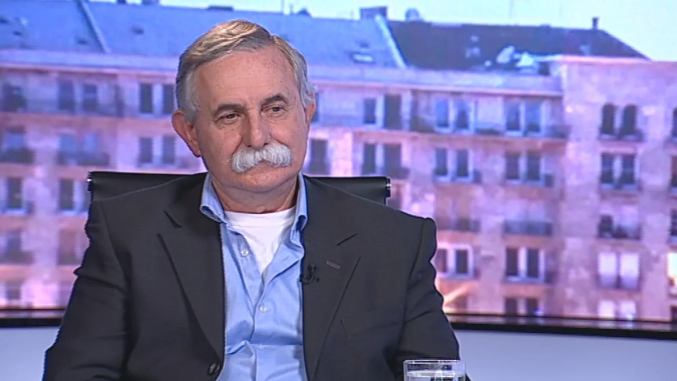 „Kommunisták elöl menekültünk, most terroristák elől menekülünk”